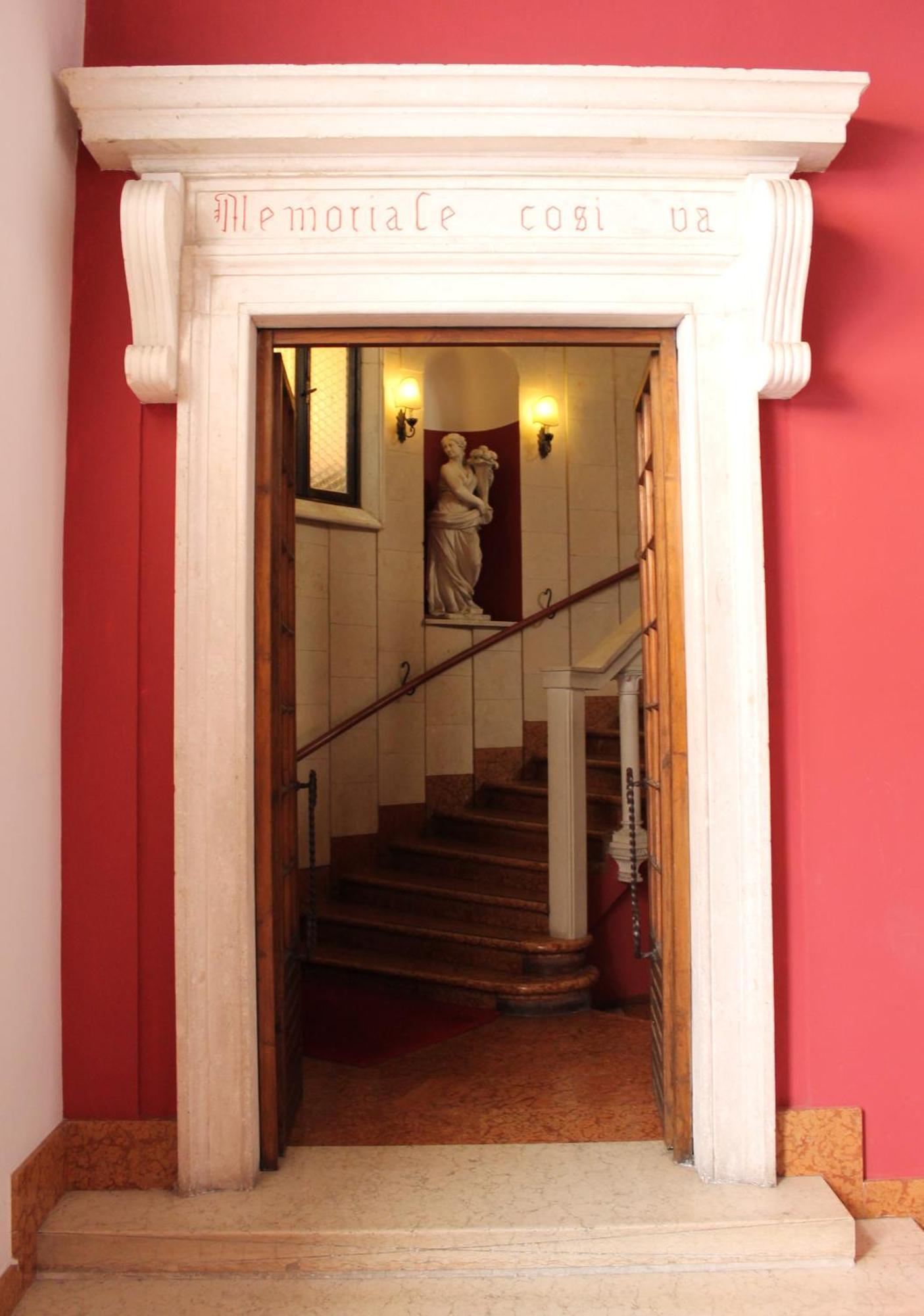 Appartement Residenza Piazza Erbe à Vérone Extérieur photo
